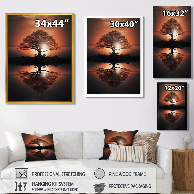 Silhouette d'un arbre majestueux sur un lac - art mural chêne, Toile tendue, H 32 po x l 24 po x P 1 po