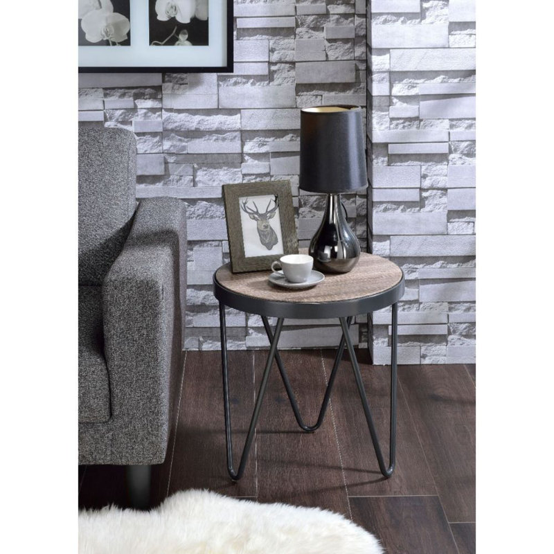 Table de bout Hummel, 18" H x 17"W x 17"D