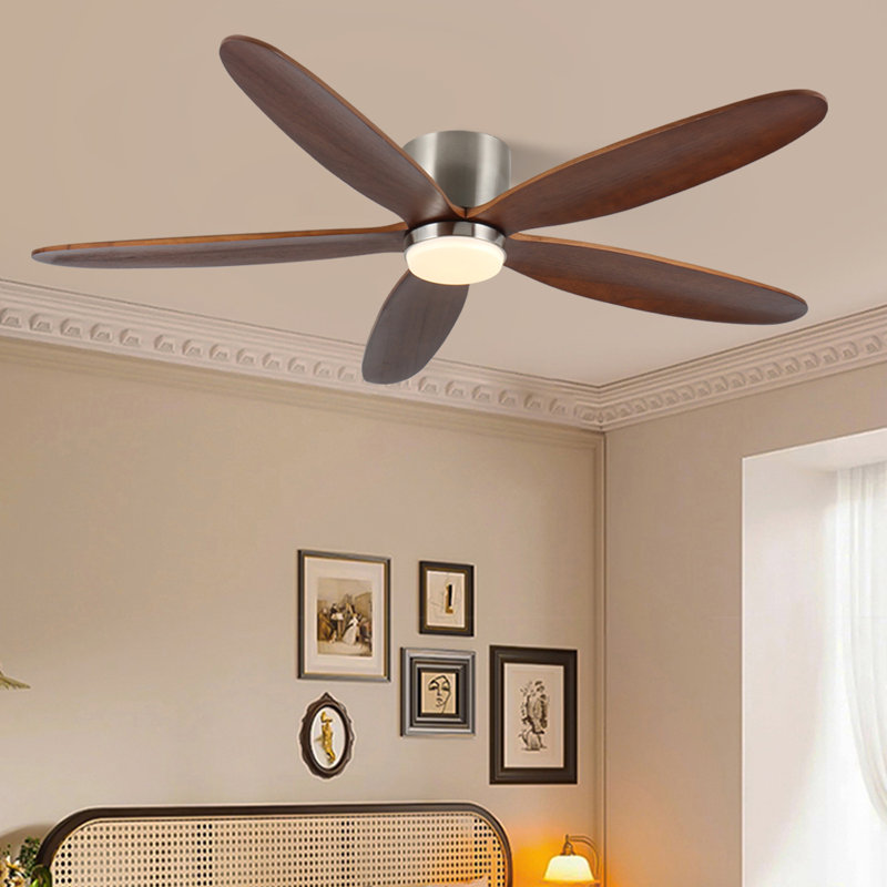 Ventilateur de plafond encastré 60 pouces avec lumière DEL 3CCT à intensité variable, 5 pales en bois massif sculpté, moteur CC réversible à 6 vitesses pour le patio de la chambre à coucher