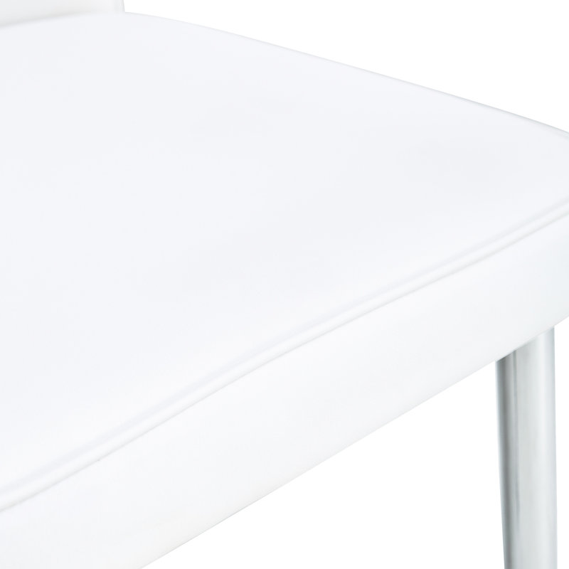 Élégantes chaises de salle à manger 2 pièces avec cuir PU blanc et pieds en métal argenté convenant à de multiples espaces de sièges au design épuré et confortable