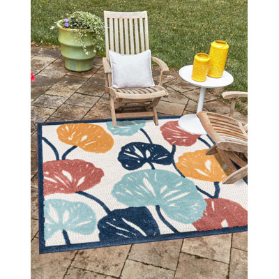 Mashpee Floral Indoor / Outdoor Rug