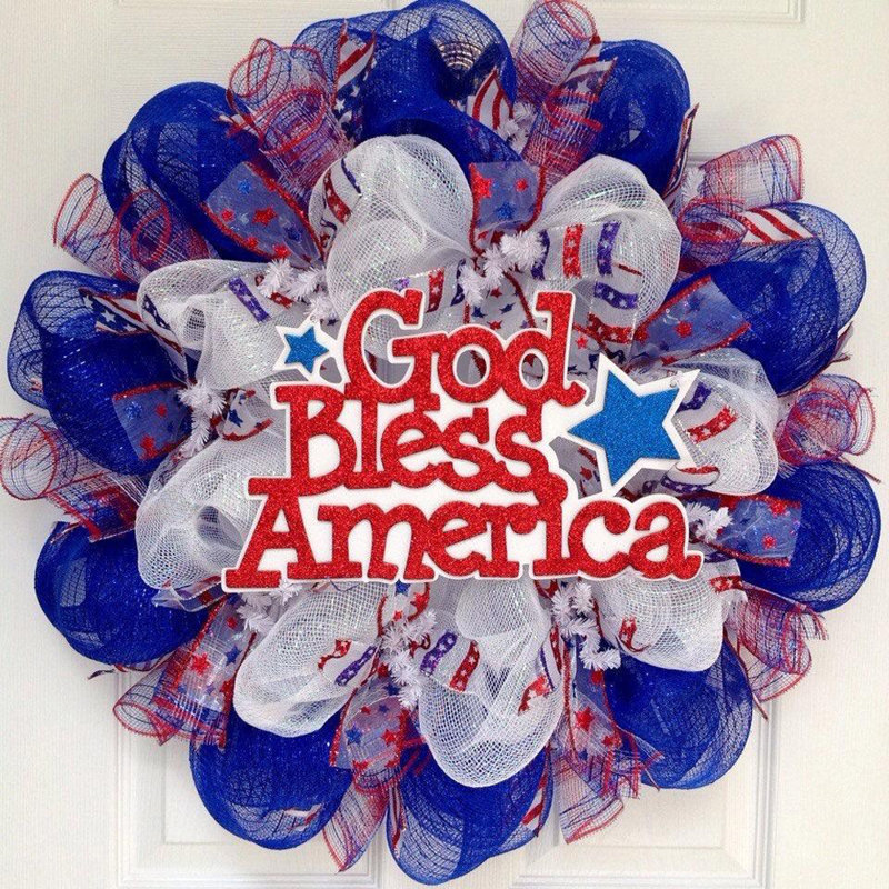Couronne patriotique avec maille décorative faite à la main intérieur / extérieur 24 pouces de diamètre God Bless America