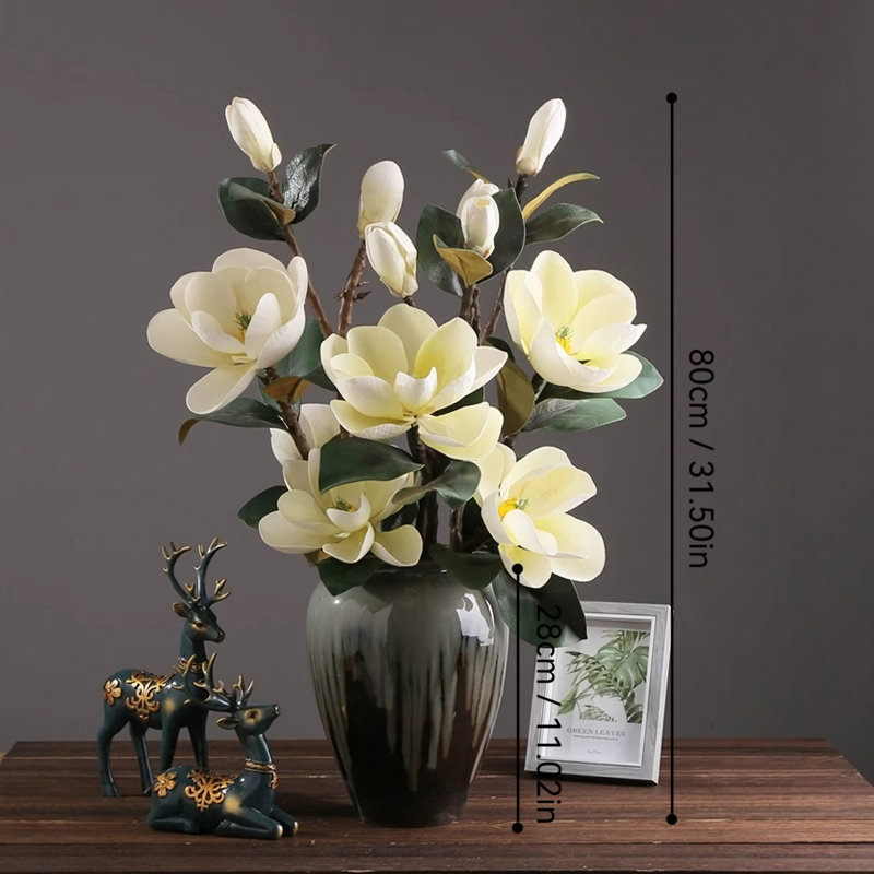 Décoration de fleurs simulées