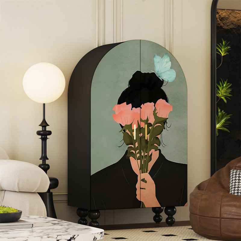 Armoire arquée avec tablettes et portes