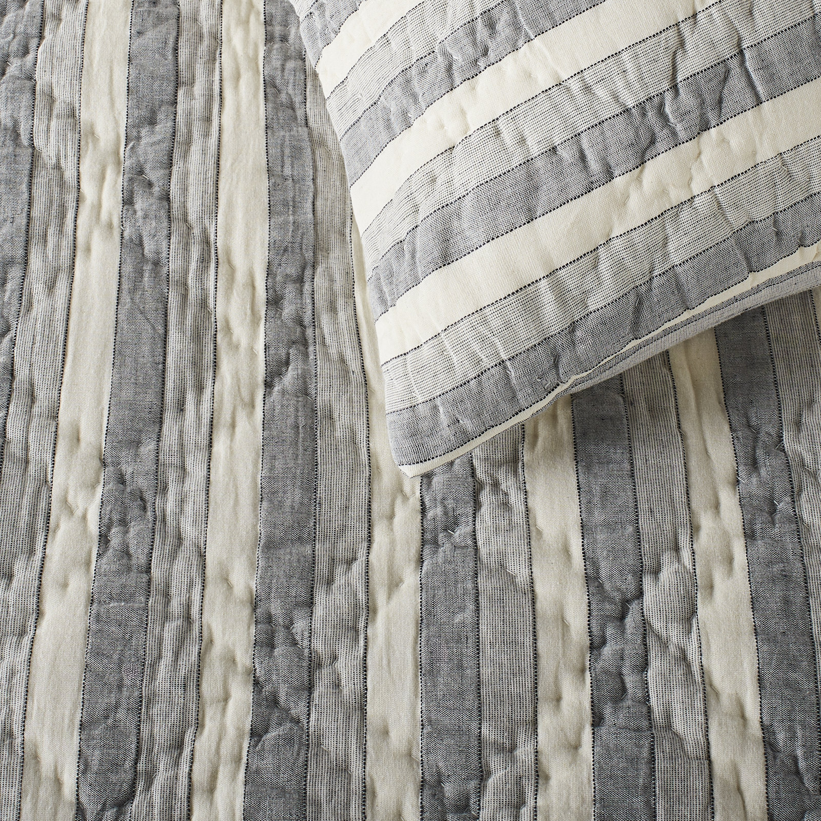 Armond Linen Quilt Set, King Quilt + 2 Shams