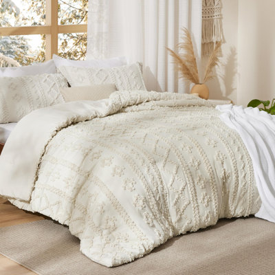 Bedsure Tufted Boho Comforter Set Queen Size - Beige Boho Bedding Comforter Set, 3 Pieces Farmhouse Shabby Elegance Embroidery Bed Set, Gifts for Woman, Soft Jacquard Comforter for All Seasons