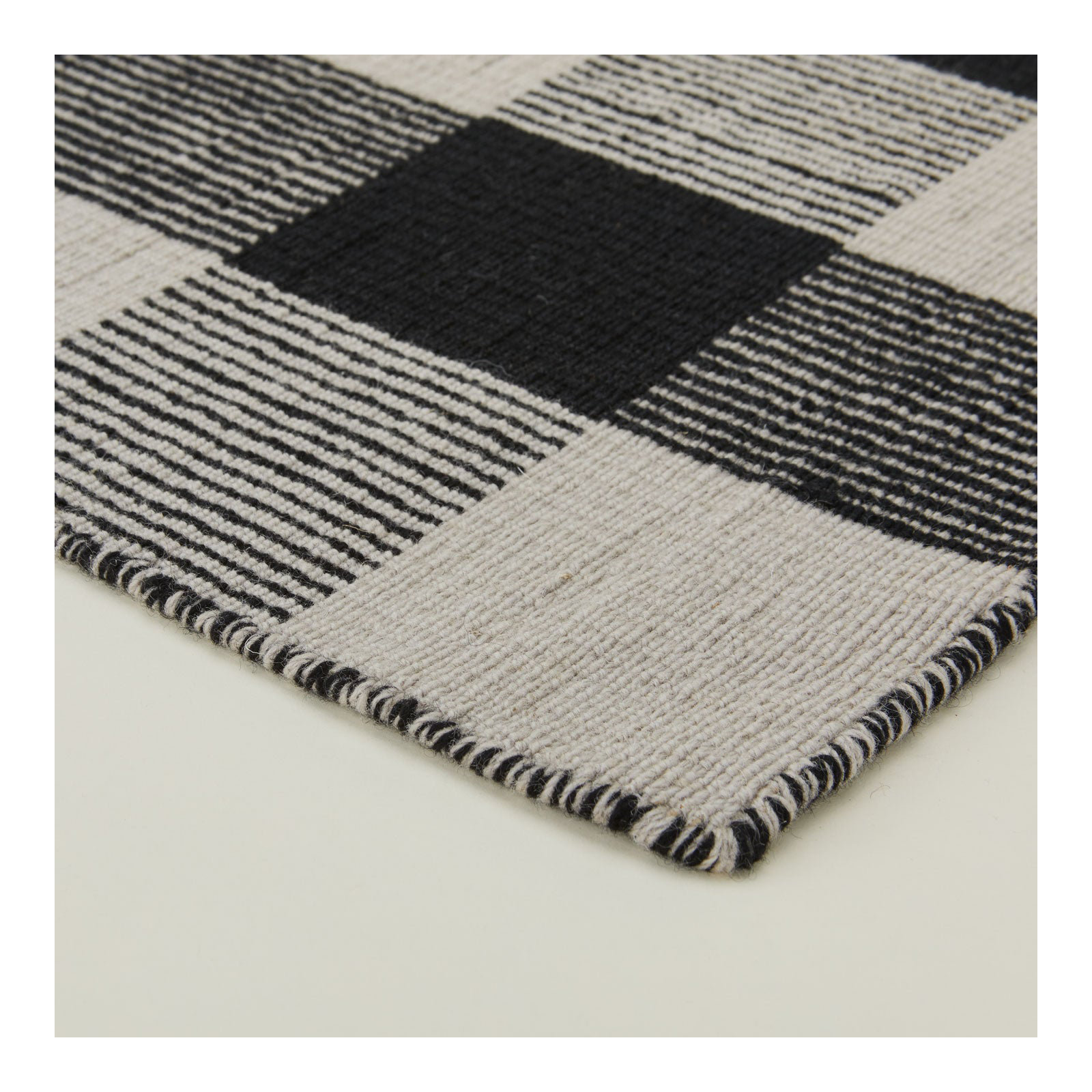 Charliss Gingham Machine Woven Flatweave Shag Wool Area Rug, Rectangle 2' x 3', Light Gray/Black