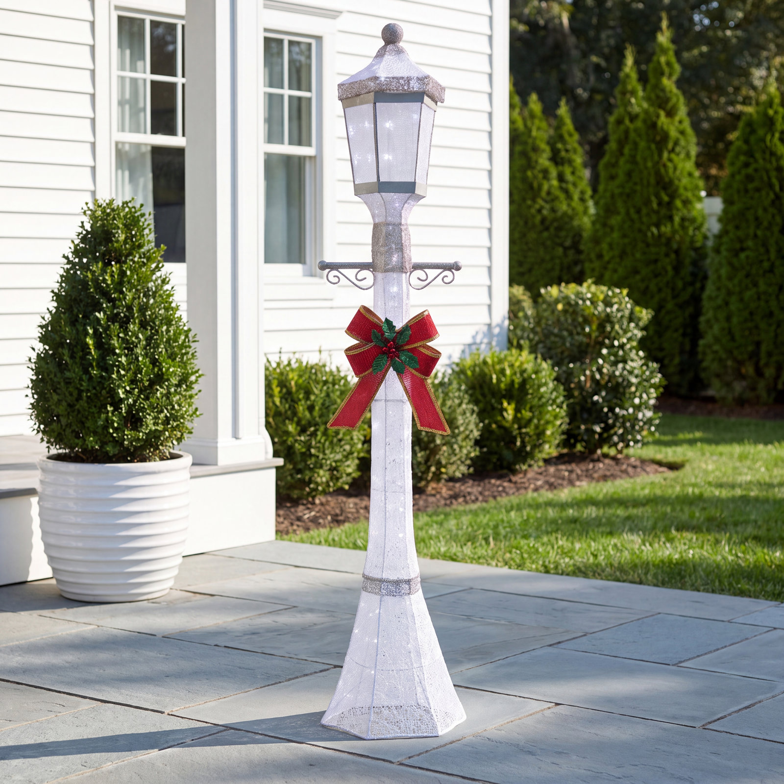 Gutierrez 6' LED Lighted Outdoor Lamppost