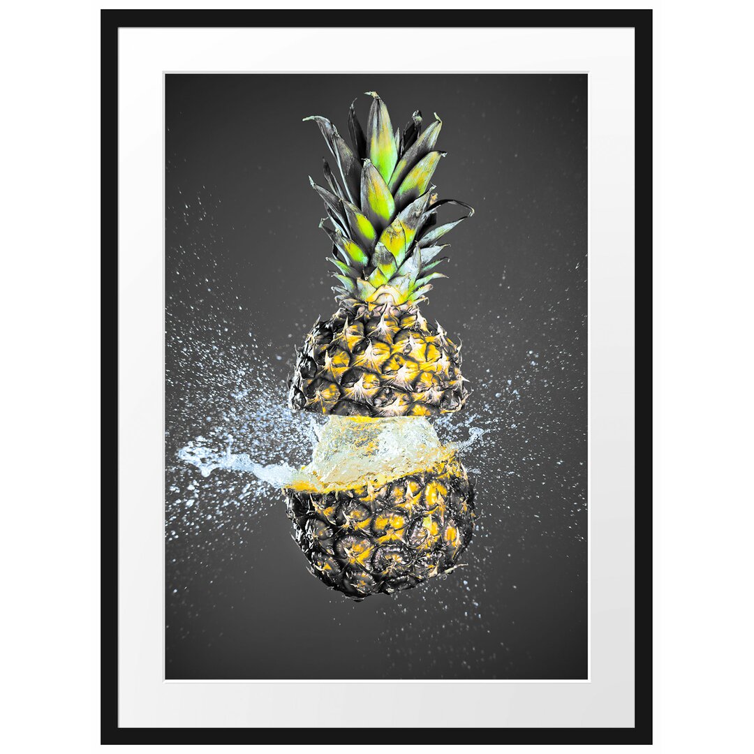 Gerahmtes Poster Ananas mit Wasser Bespritzt