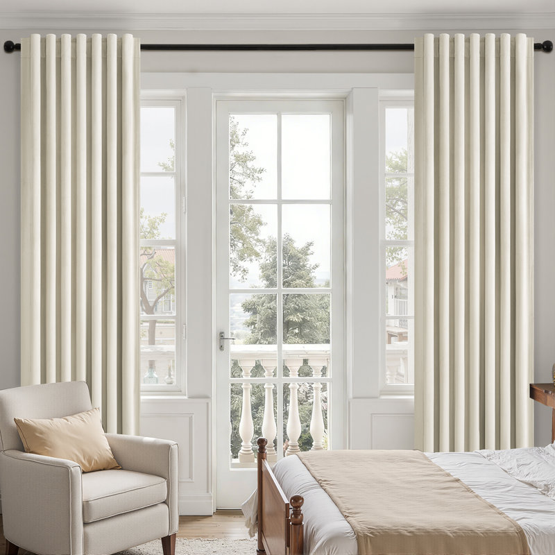 Rideau isolant 100% occultant en velours Alicea, L 52 po x L 90 po, Beige