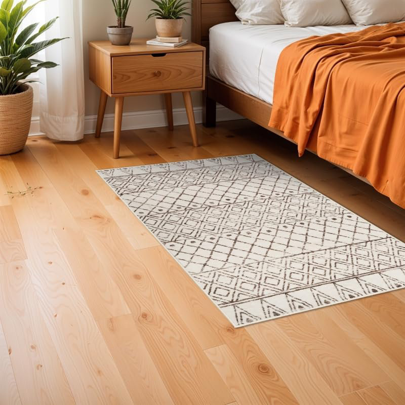 Small Rug Washable - Moroccan Kitchen Area Rugs Low Pile Indoor Mat Non Slip with Rubber Backing Soft Area Rug Pet Friendly for for Entryway Front Door Bedroom Geo Beige