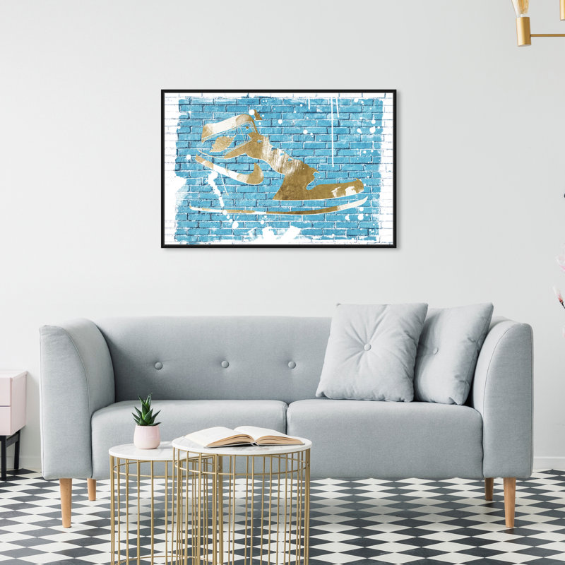 Stylish Sneaker Graffiti - Impression sur toile, H 20 po x l 30 po, Cadre flottant noir