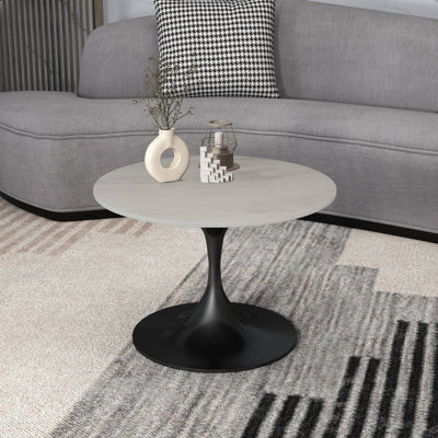 Table basse ronde de 27 po - Plateau en résine marbrée avec base centrale à piédestal tulipe noire, table d'appoint de salon moderne pour la maison et le bureau Collection Romayne