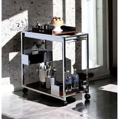 Chariot de service moderne avec finition, 2 espaces de rangement ouverts, porte-bouteilles de vin et compartiments de présentation de verres à pied,