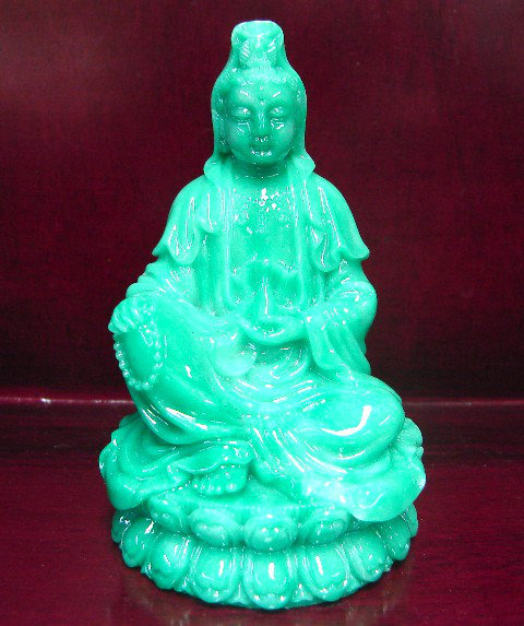Figurine Kwan Yin assise