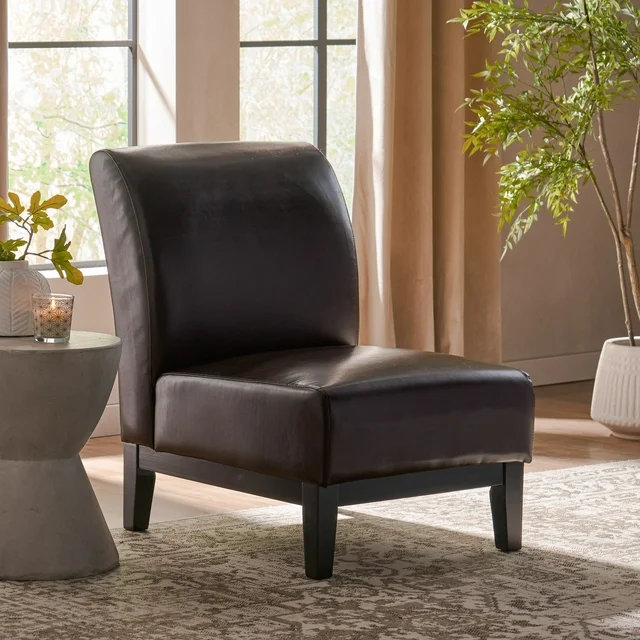 Fauteuil d'appoint en similicuir