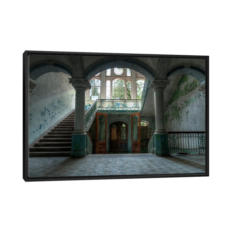 « beelitz sanatorium », reproduction de photo sur toile, H 18 po x l 26 po x P 1,5 po, Toile avec cadre noir, Pas de tapis