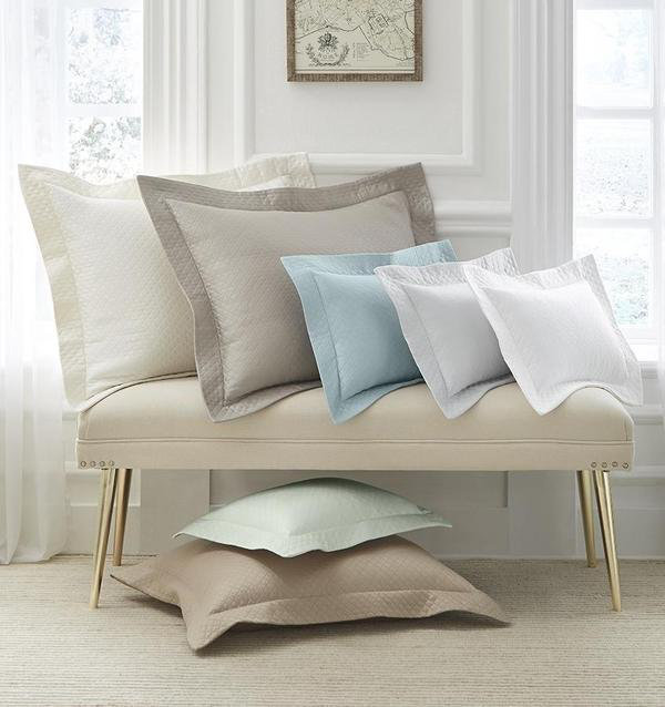 Bari Sham, Standard, White