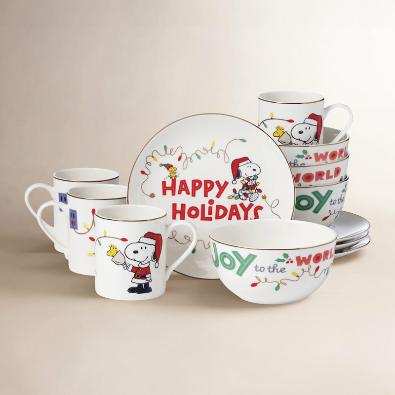 Snoopy Christmas 12-Piece Dessert Set