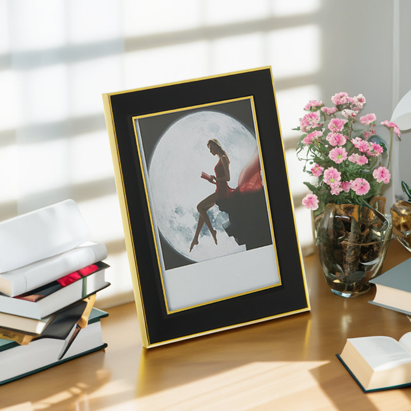 Hassania Metal Picture Frame