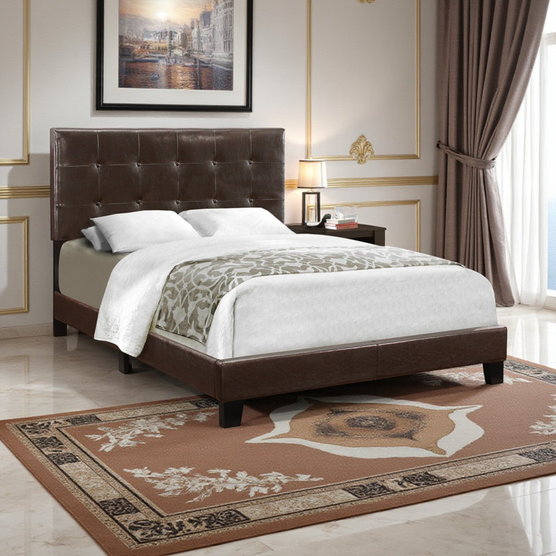 Lit tapissier en similicuir brun Cynzia, H 45,63 po x l 57,74 po x L 80,1 po