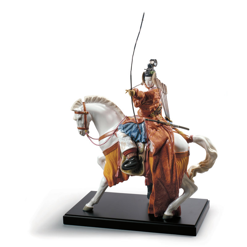 Statue archer yabusame