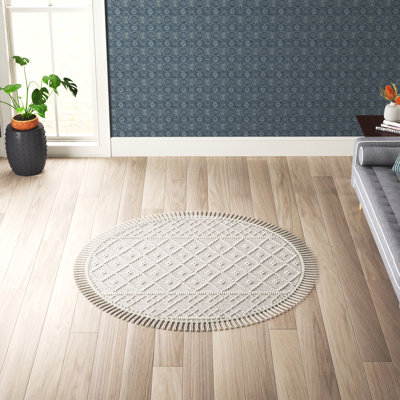 Heitzman Southwestern Hand-Loomed Ivory/Gray Area Rug