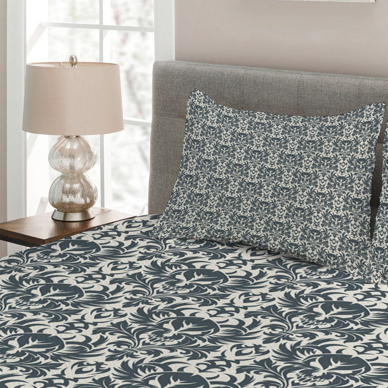Skull Polyester Damask Coverlet, King Bedspread + 2 Shams
