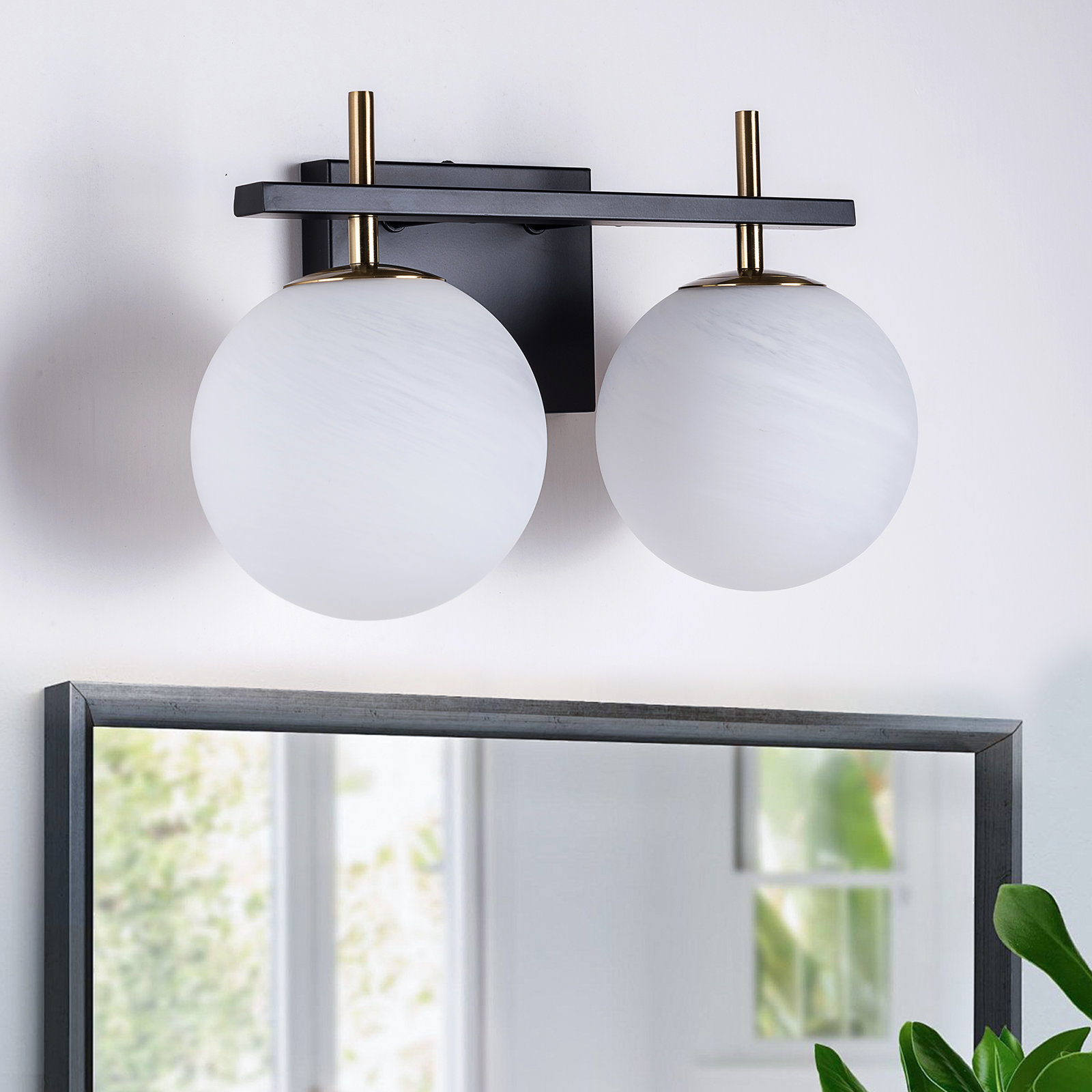 Lio Vanity Light, Matte Black/ Polished Gold, 2