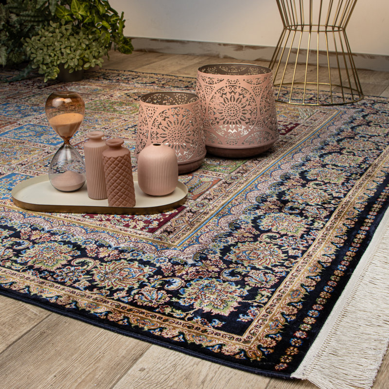 Lonara Oriental Area Rug, Rectangular 160 x 230cm