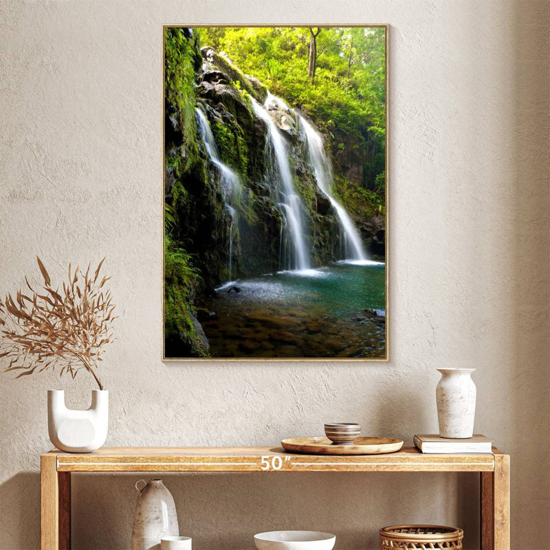 Chutes de Hana, Cadre flottant en bois naturel, 27" x 40"