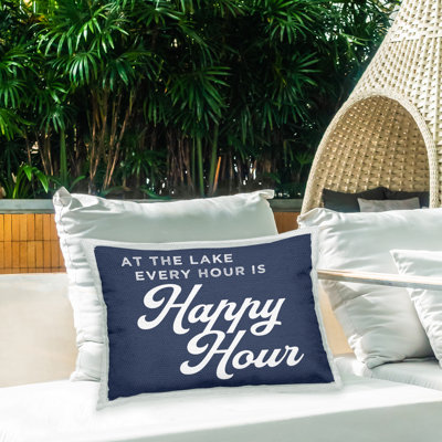 Coussin imprimé Happy Hour at Lake par Lil 'Rue