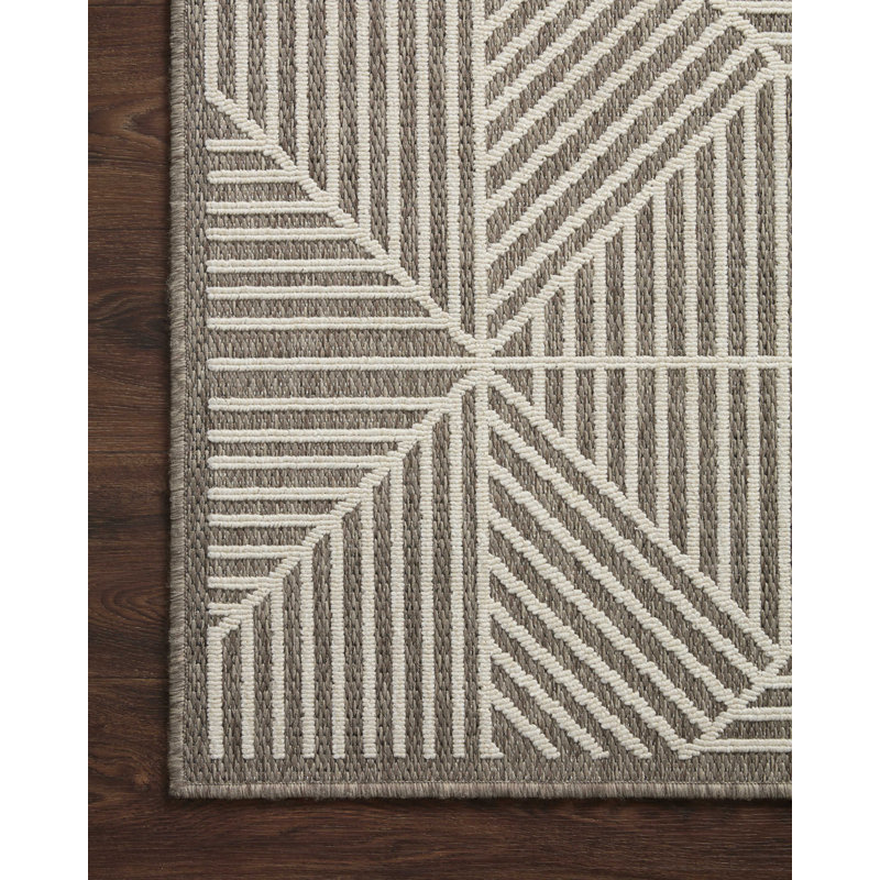 Abaigael Geometric Natural/Ivory Indoor / Outdoor Area Rug, Rectangle 5'3" x 7'7"