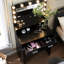 Bureau de coiffeuse avec miroir et 3 modes d'éclairage, rangement profond. Mobilier de chambre à coucher. Lumières noires, construction à 2 niveaux.-1599623866