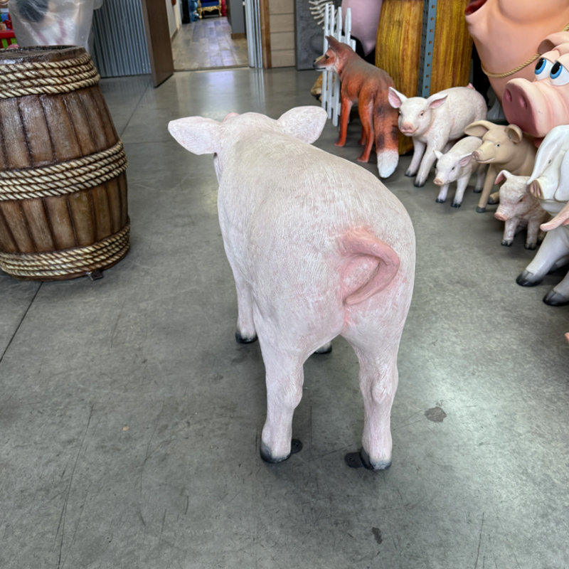 Statue de bébé cochon debout taille réelle