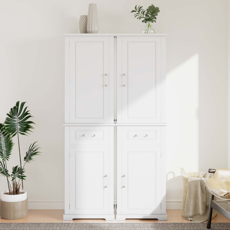 Grande armoire de rangement pour salle de bain avec portes de différentes tailles et tablette réglable