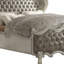 Lit tapissier capitonné ivoire et gris avec garniture cloutée Gracie Mills Madison King - très grand, gris et ivoire-693578