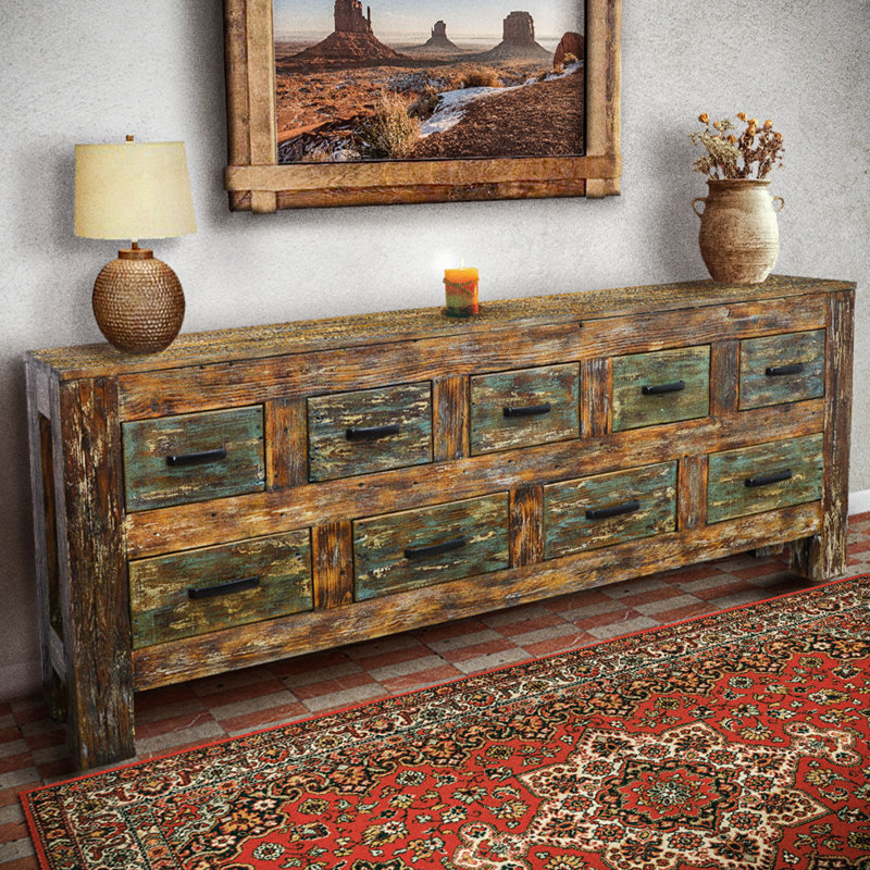 Buffet en bois massif vieilli