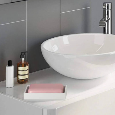 Porte-savon Oneita pour comptoir de salle de bain, douche et cuisine | Résine blanche