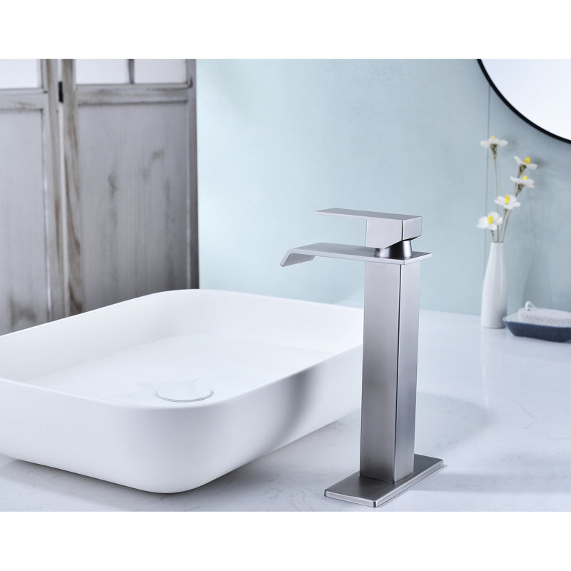 Robinet de salle de bain avec bec cascade, nickel brossé et aérateur approuvé de 1,2 gallon par minute, durabilité à long terme, conception durable