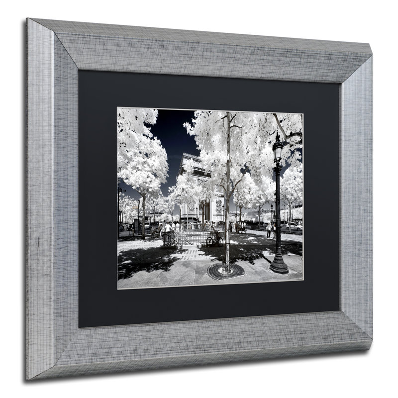 « un autre look à paris xi » par philippe hugonnard,, reproduction de photo encadrée, H 11 po x l 14 po x P 0,5 po, Noir mat
