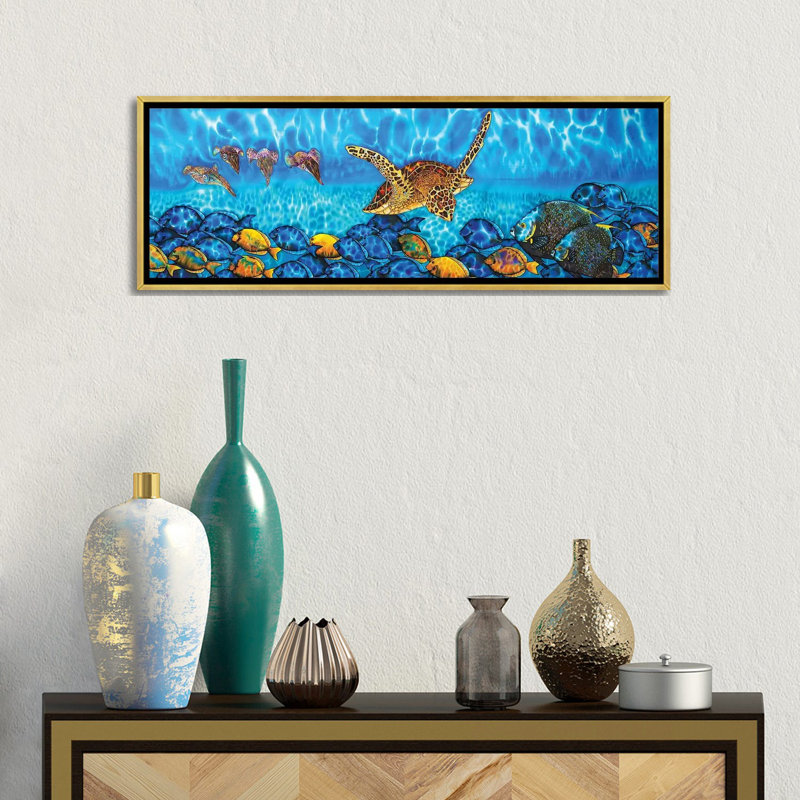 «Weathered Whale II» par June Erica Vess - reproduction imprimée, H 12 po x l 36 po x 1,5 po, Toile avec cadre noir