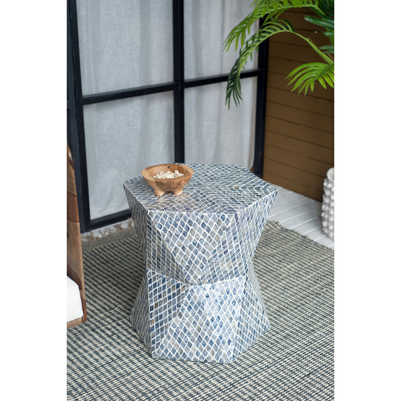 80% 20% Tabouret bleu avec motif linéaire et surface utile pour une utilisation intérieure