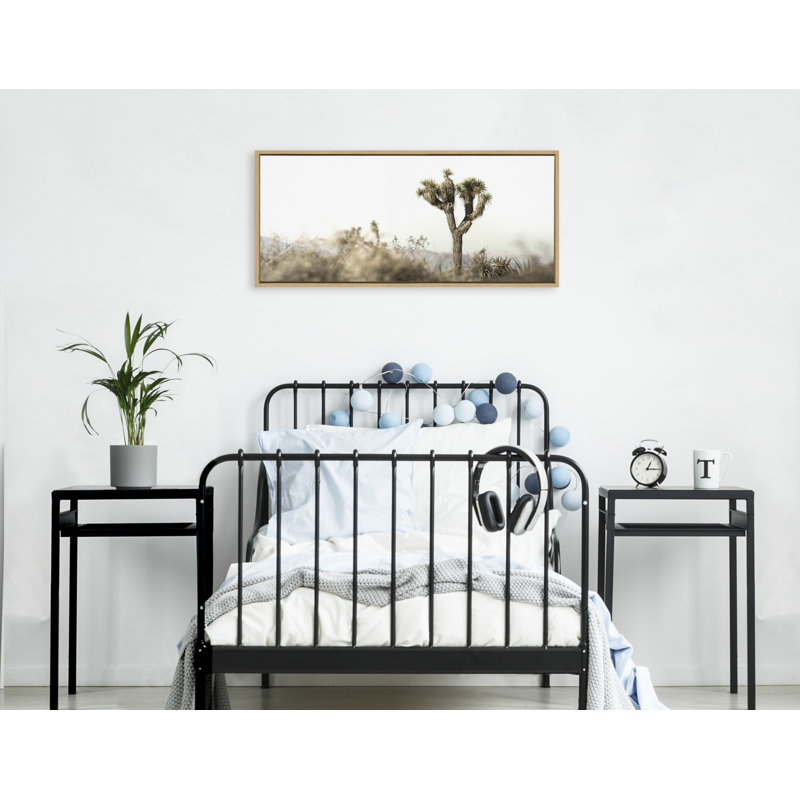 «Joshua Tree Landscape» par Saint and Sailor Studios, reproduction d'art sur toile encadrée, H 18 po x l 40 po x P 1,6 po