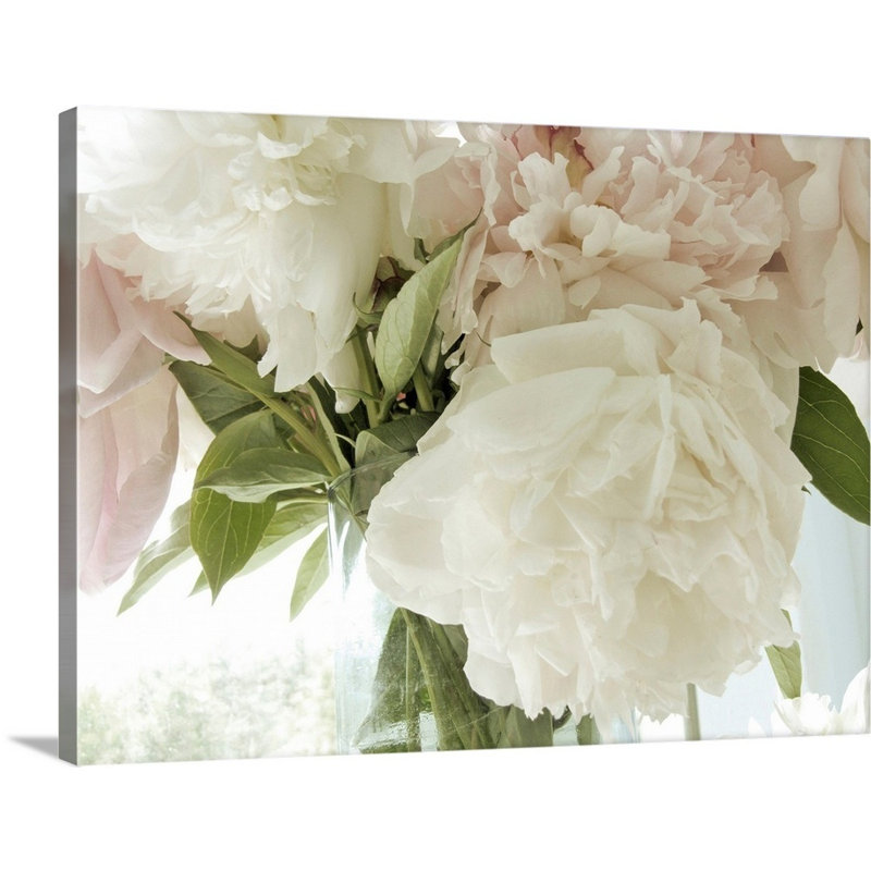 Reproduction de photo sur toile, "vintage bouquet" par Judy Stalus, Toile tendue, H 18 po x l 24 po x 1,25 po
