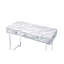 Bureau chic en faux marbre blanc avec coins et espace de rangement fonctionnel