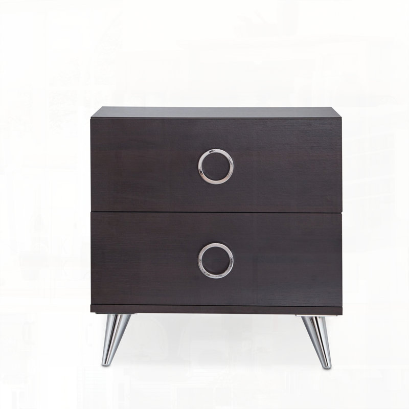 Table d'appoint à finition espresso avec décoration intérieure élégante