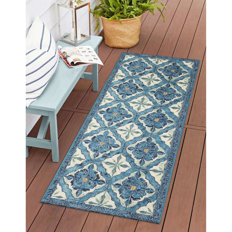 Catasha Geometric Polyester Non-Skid Kitchen Mat, Runner 1'11" x 4'11"