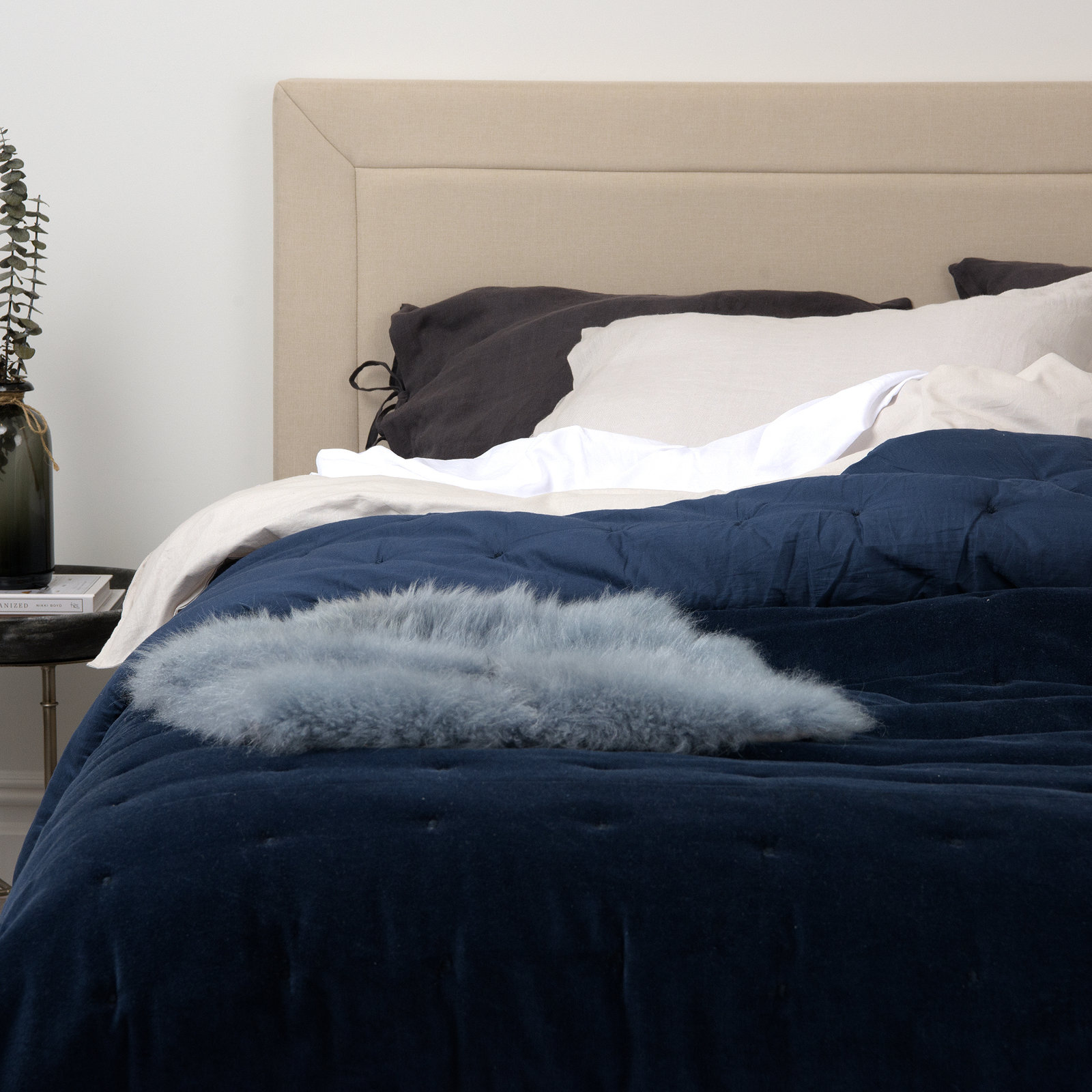 Edmont Velvet Quilt Set, Navy, Queen Quilt