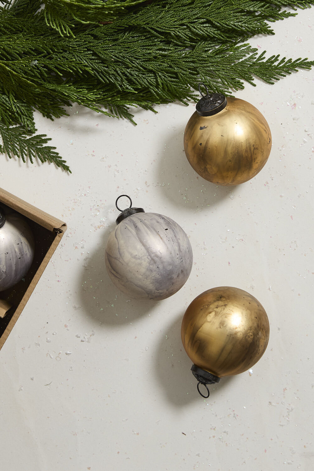 4" Bauble